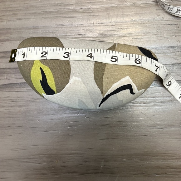 VERA BRADLEY GLASS CASE - Picture 13 of 14